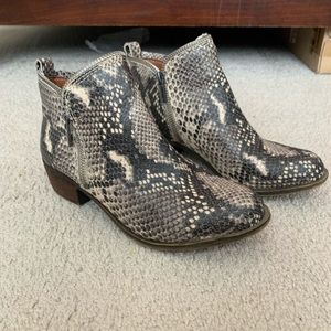 Lucky Brand Booties size 6